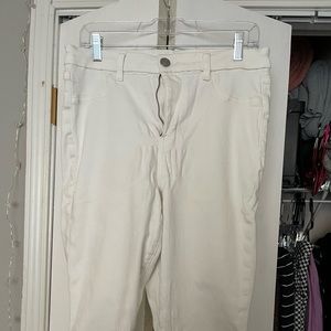 White, stretchy, American Eagle Skinny Jeans.
